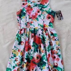 Trixxi floral dress - sz L. 🤩 Keyhole back NWT